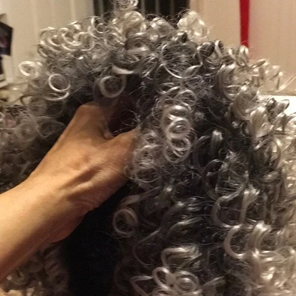 NWT,Silver Gray Mix, Curly Afro style BOB, FULL WIG,CAP, NIB - Picture 2 of 10